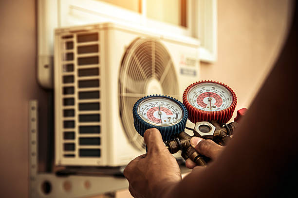 Professional Ac Installation technician working in Autaugaville, AL